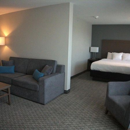 Brookstone Inn & Suites Fort Dodge Exteriör bild