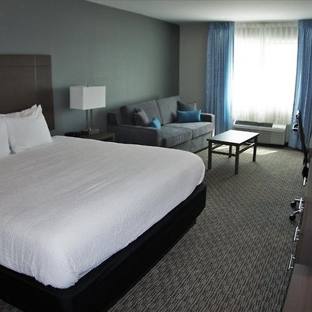 Brookstone Inn & Suites Fort Dodge Exteriör bild