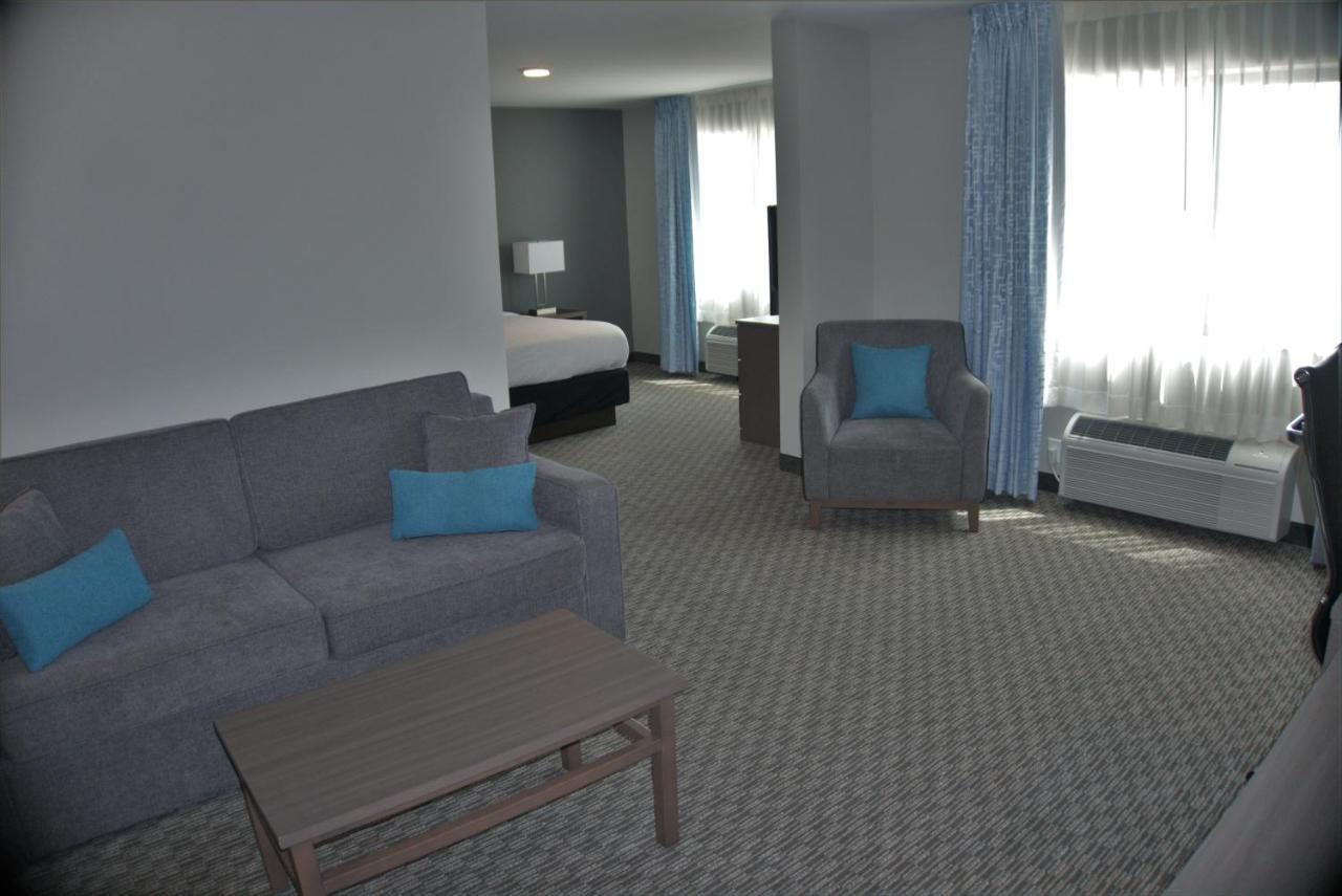 Brookstone Inn & Suites Fort Dodge Exteriör bild