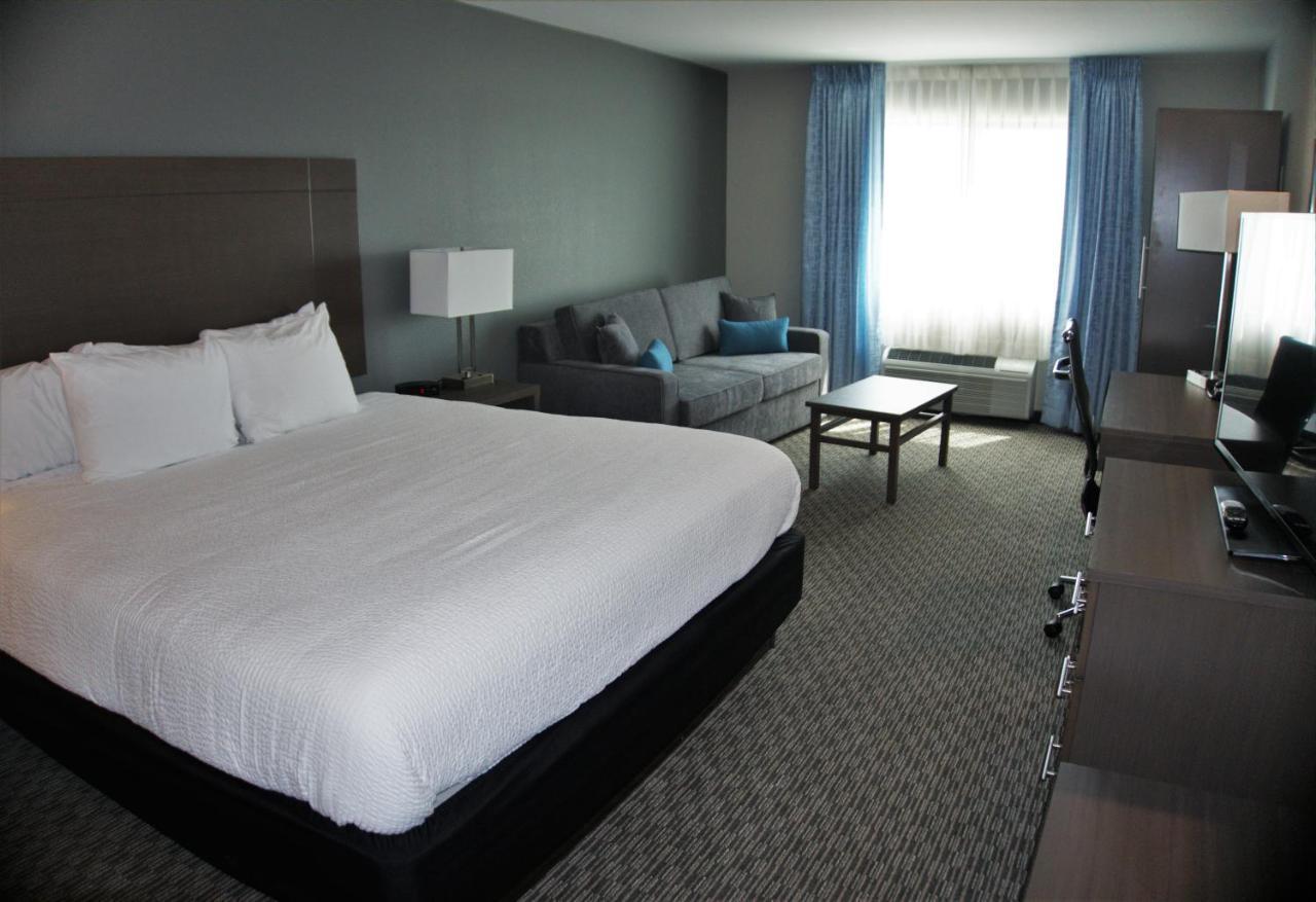 Brookstone Inn & Suites Fort Dodge Exteriör bild
