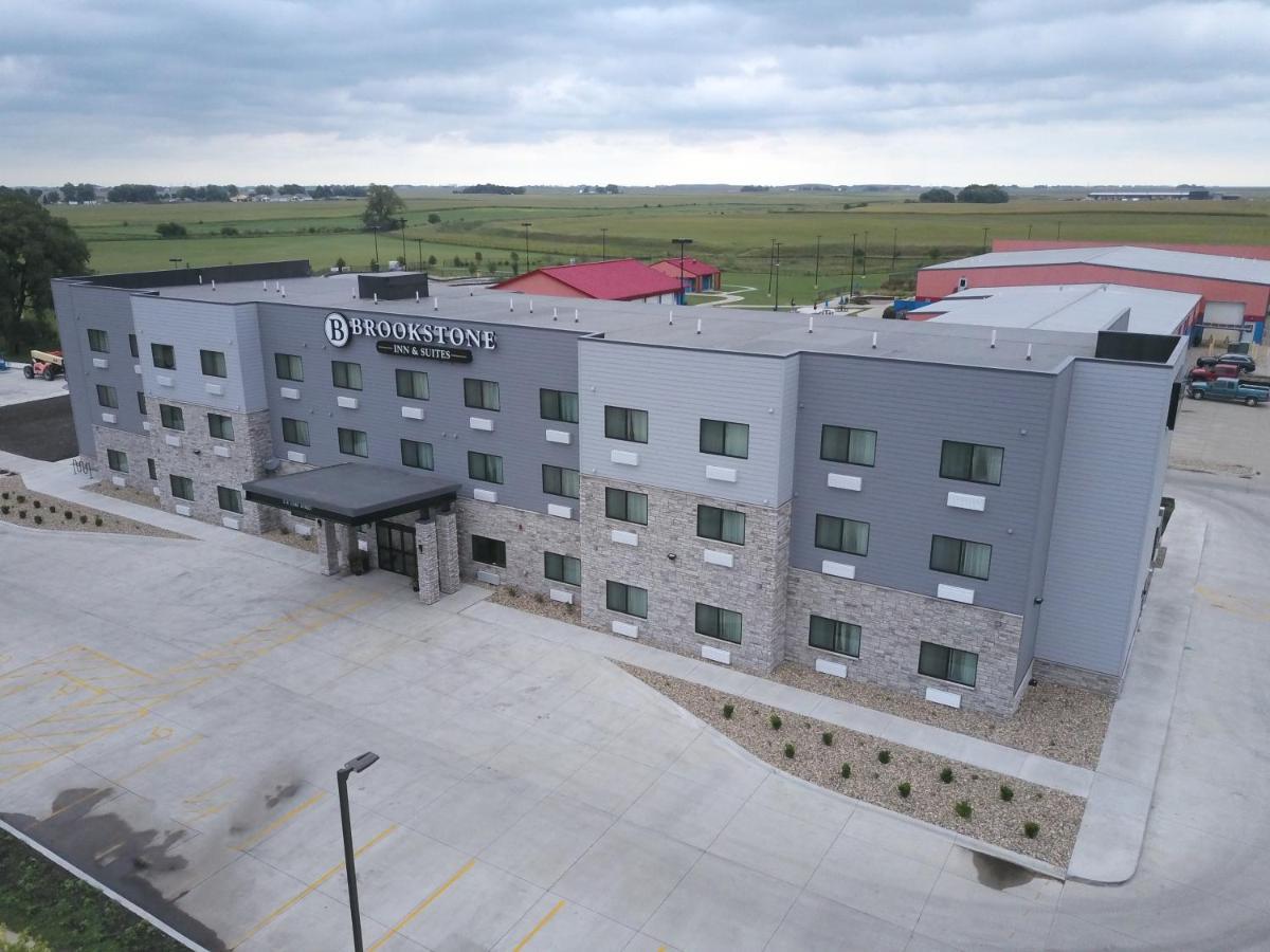Brookstone Inn & Suites Fort Dodge Exteriör bild