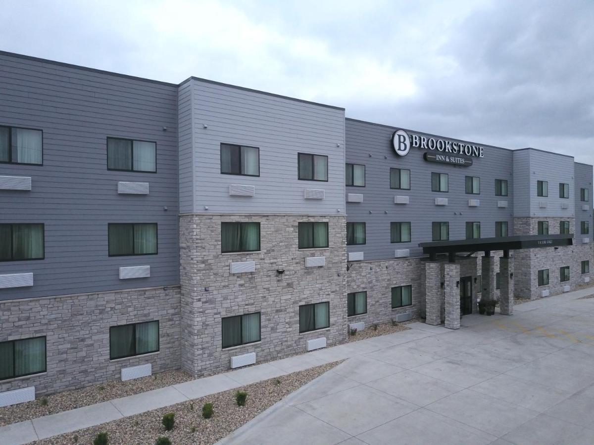Brookstone Inn & Suites Fort Dodge Exteriör bild